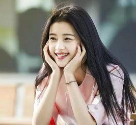 何思甜个人资料,才华横溢的年轻艺术家，用镜头讲述生活故事