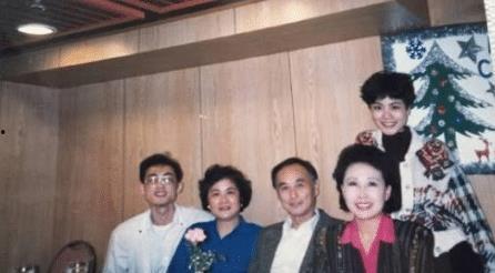 王菲家庭背景最新,从音乐世家到天后传奇，揭秘她的家庭背景与成长历程